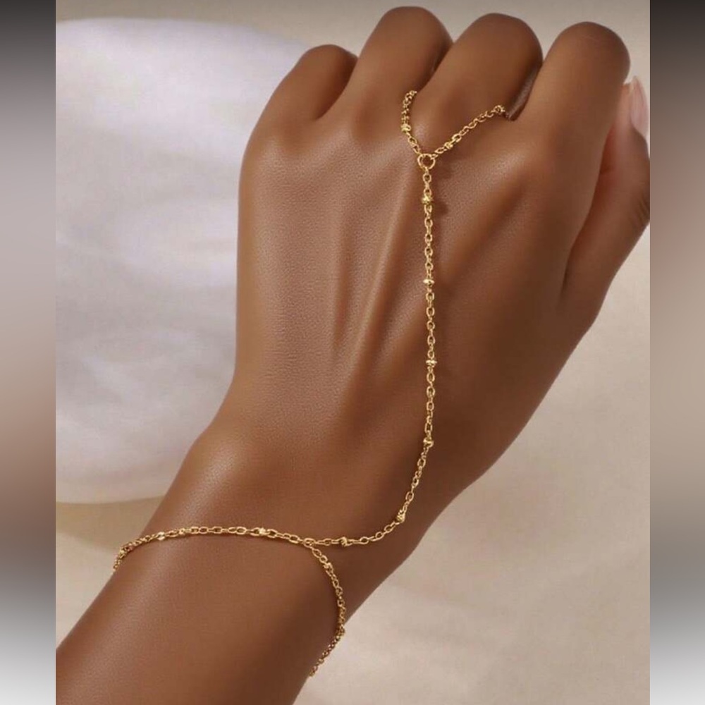 NWT Elegant Gold Hand Chain Bracelet